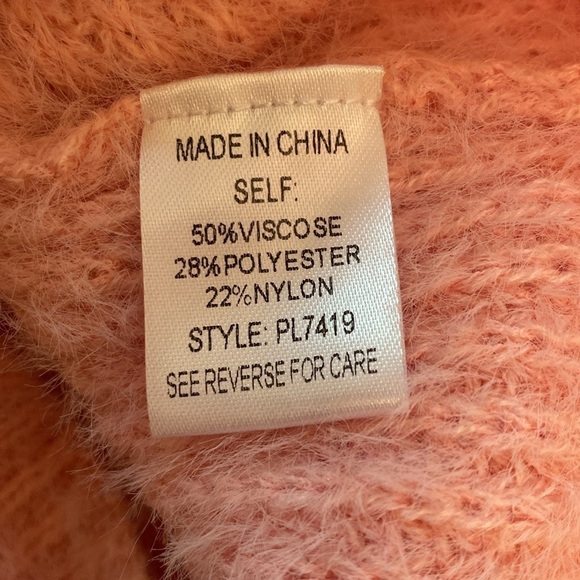 Sweet Generis Pink Fluffy Cropped Wide Cuffed 3/4 Sleeve Sweater Neck Size M/L - Picture 7 of 10